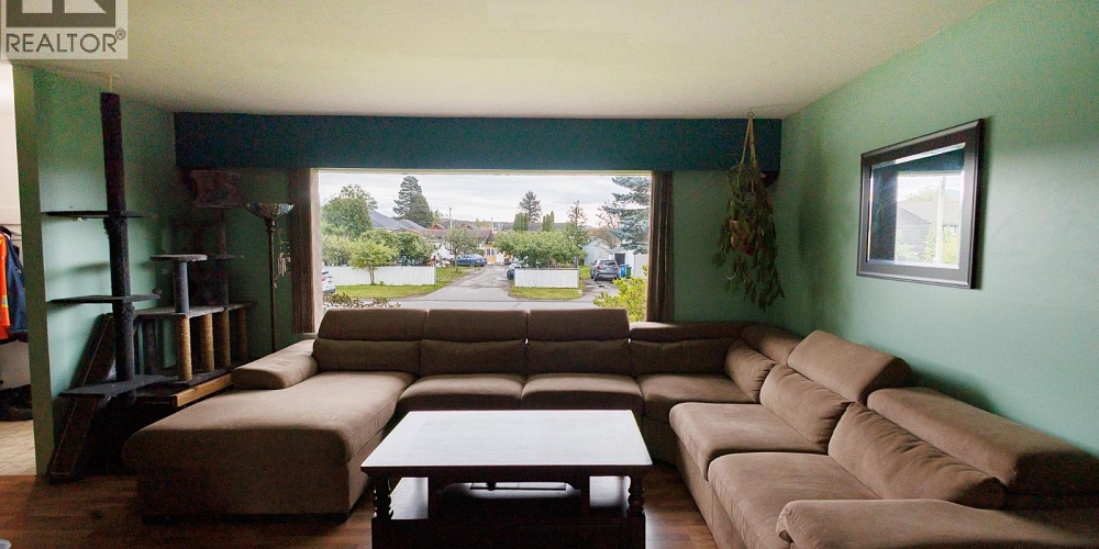 4732 LOEN AVENUE Terrace Photo 10 4732 LOEN AVENUE Terrace Photo 10